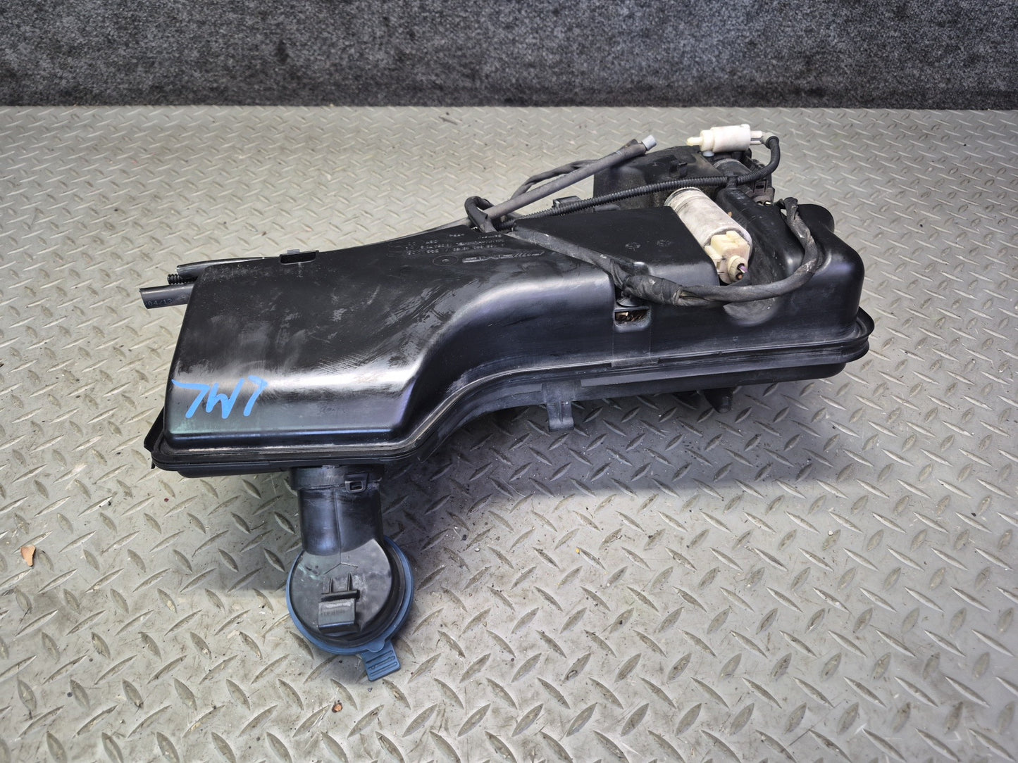 2012-2015 Mercedes W166 ML63 AMG Windshield Washer Fluid Reservoir Tank W/ Pump