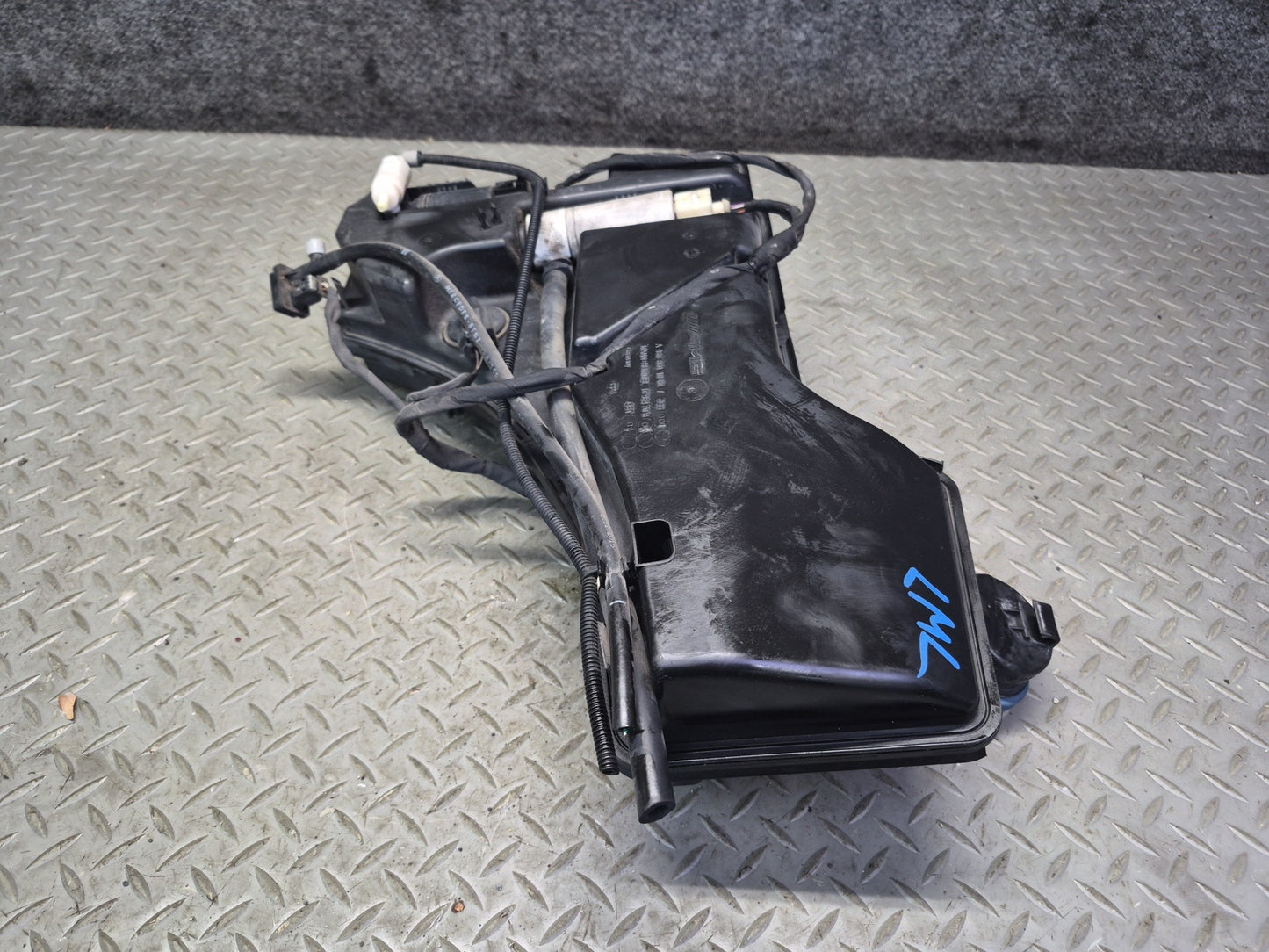 2012-2015 Mercedes W166 ML63 AMG Windshield Washer Fluid Reservoir Tank W/ Pump