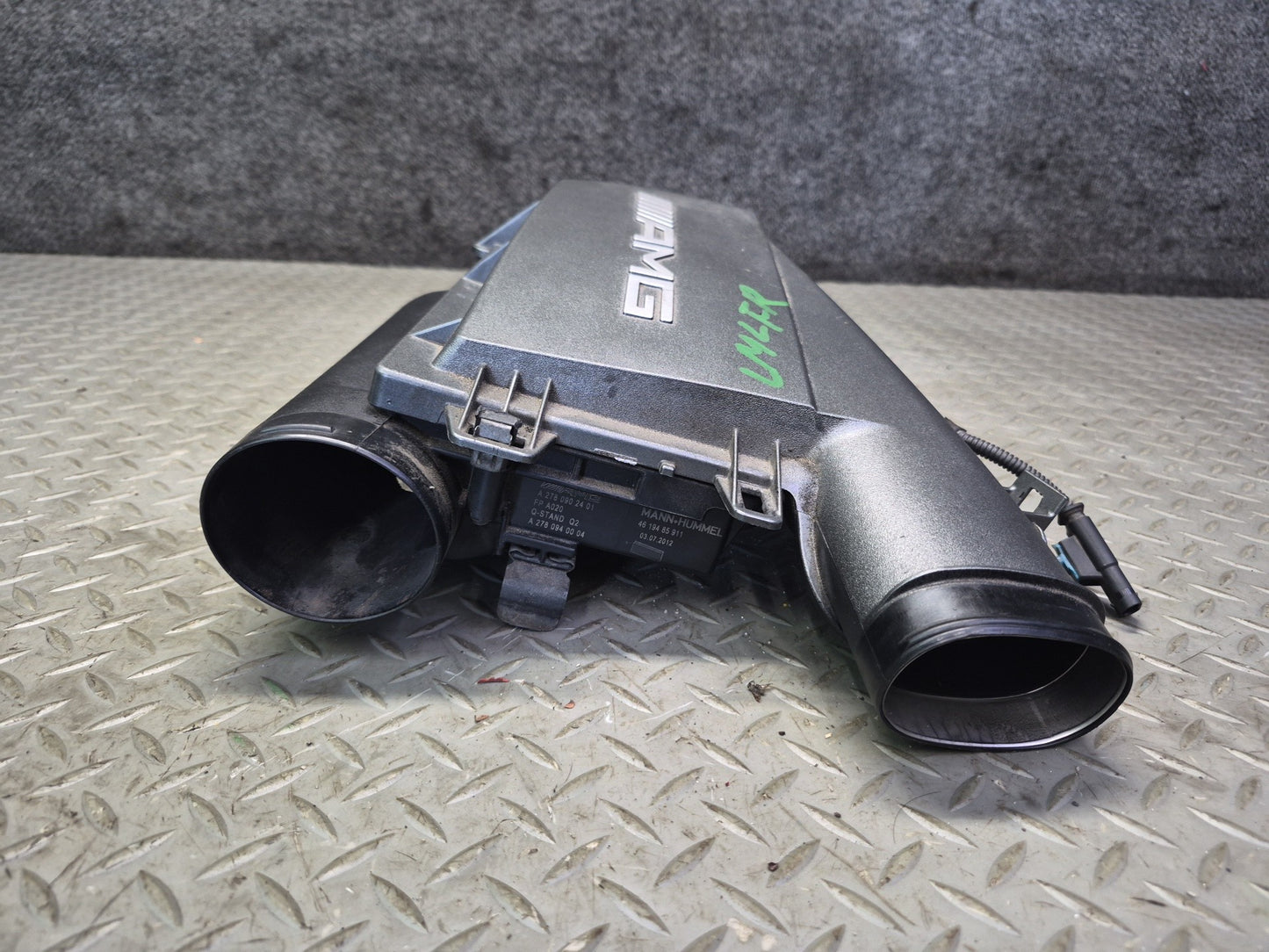 12-15 Mercedes W166 ML63 AMG 5.5L Engine Right Air Cleaner Intake Box Housing