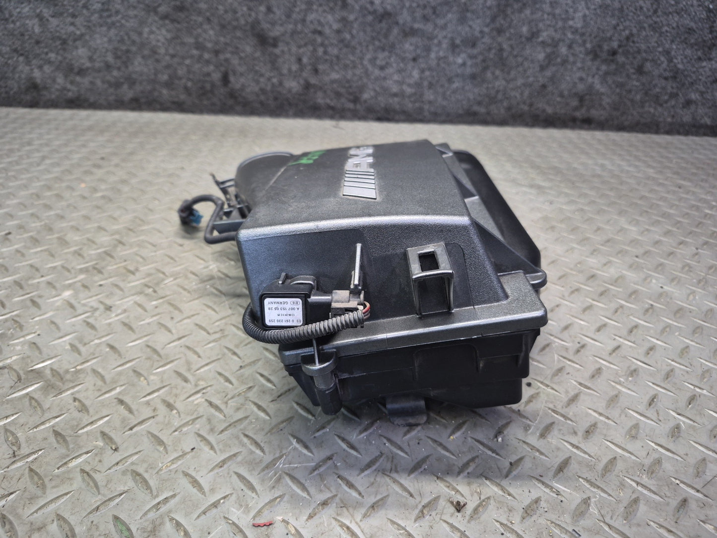 12-15 Mercedes W166 ML63 AMG 5.5L Engine Right Air Cleaner Intake Box Housing