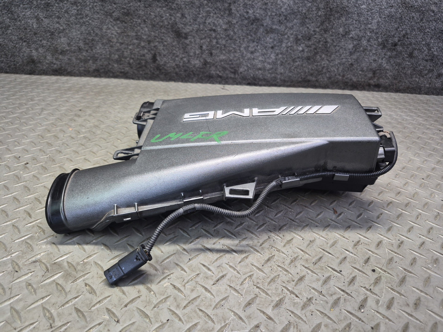 12-15 Mercedes W166 ML63 AMG 5.5L Engine Right Air Cleaner Intake Box Housing