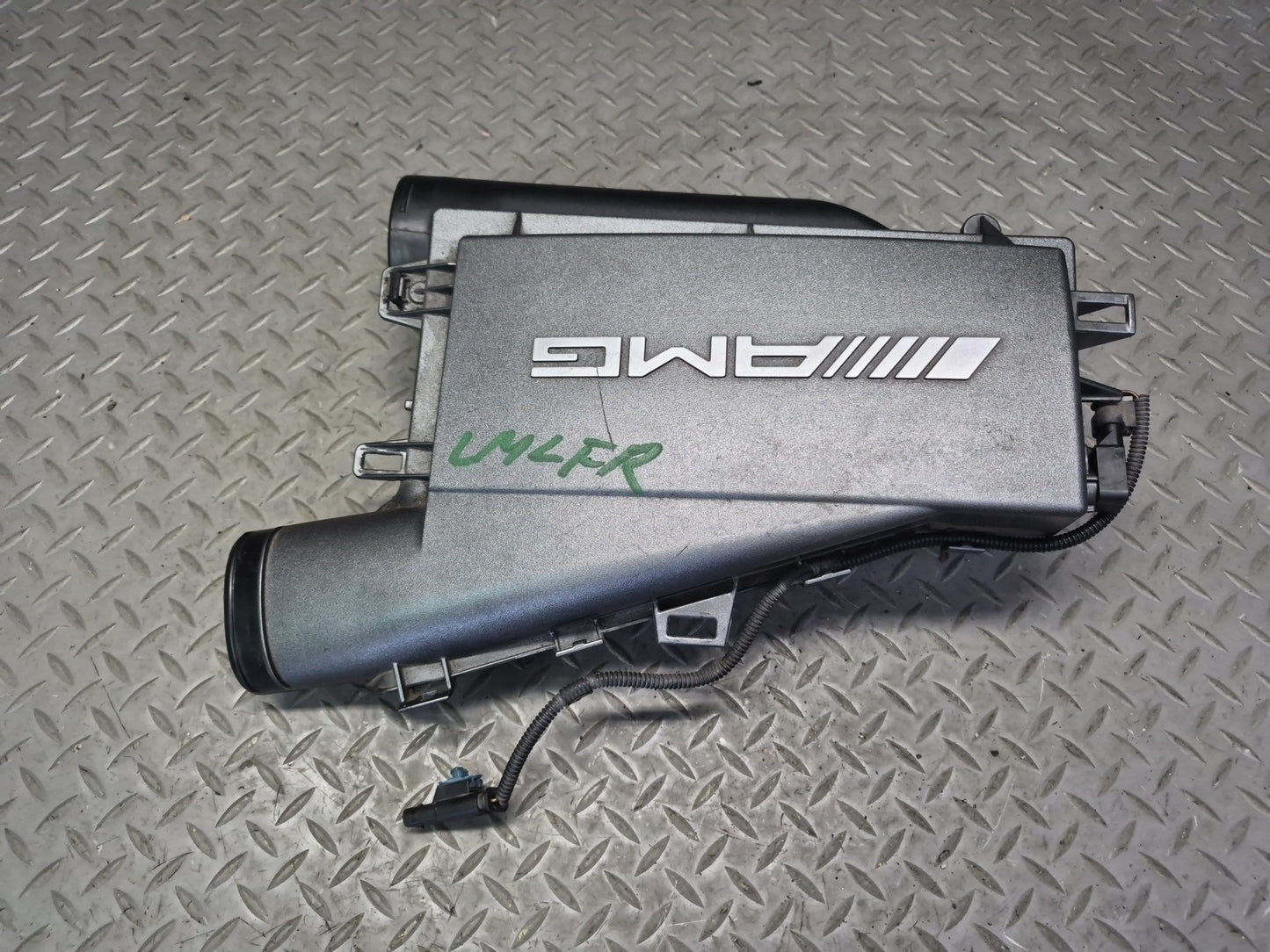12-15 Mercedes W166 ML63 AMG 5.5L Engine Right Air Cleaner Intake Box Housing