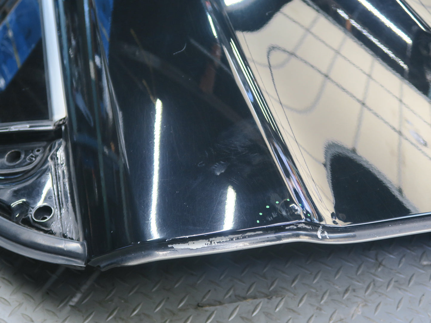 2012-2019 Mercedes W166 GLE ML Front Left Side Door Shell Panel W/ Glass Damaged