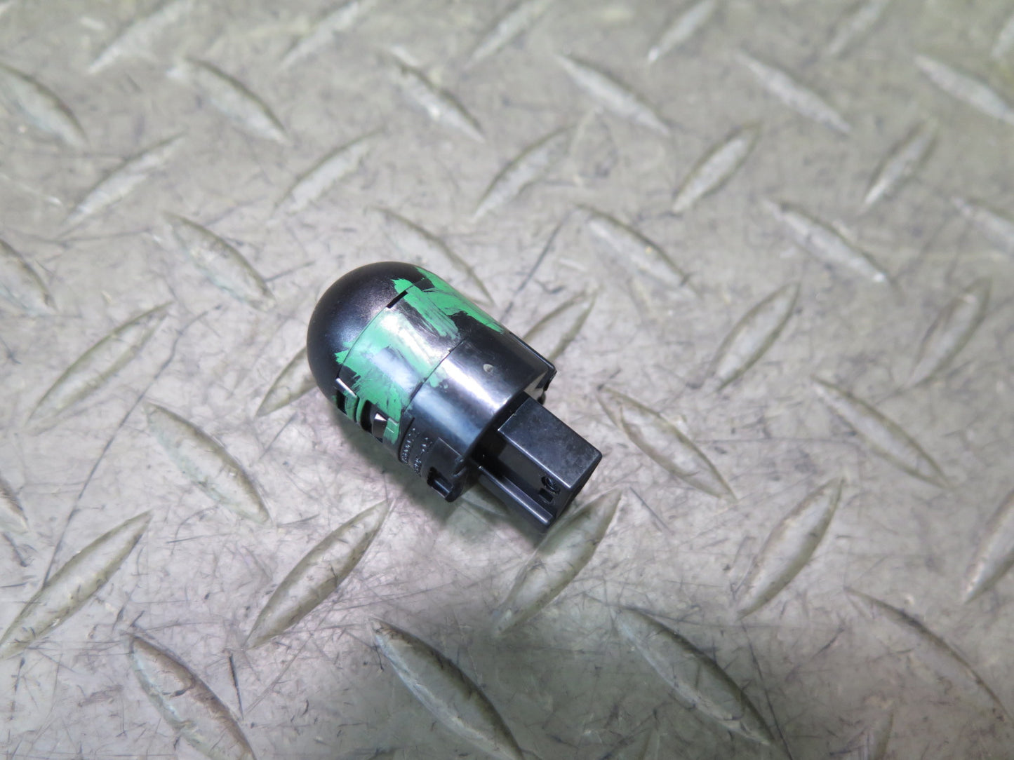 05-11 Mercedes R171 Slk-class Sunlight Temperature Sensor 1718300072 OEM