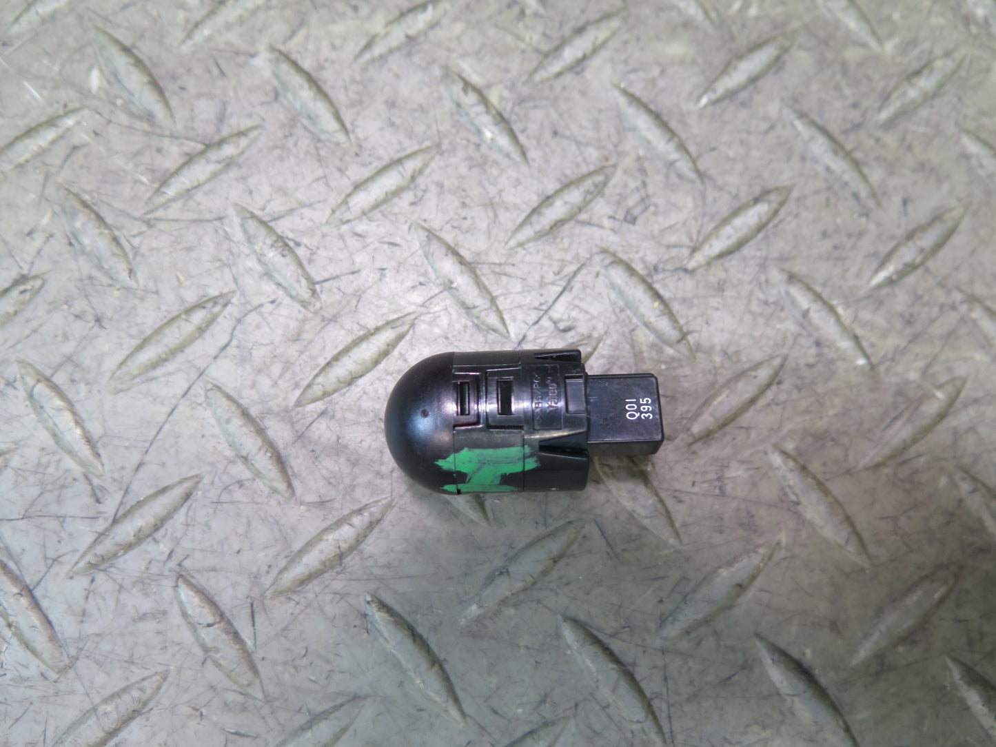 05-11 Mercedes R171 Slk-class Sunlight Temperature Sensor 1718300072 OEM