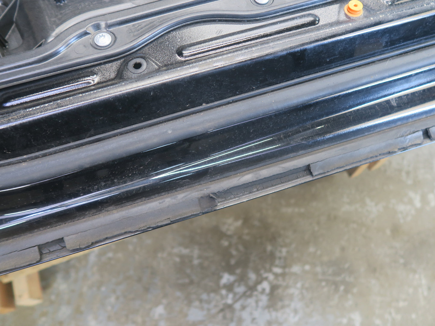 2012-2019 Mercedes W166 GLE ML Front Left Side Door Shell Panel W/ Glass Damaged