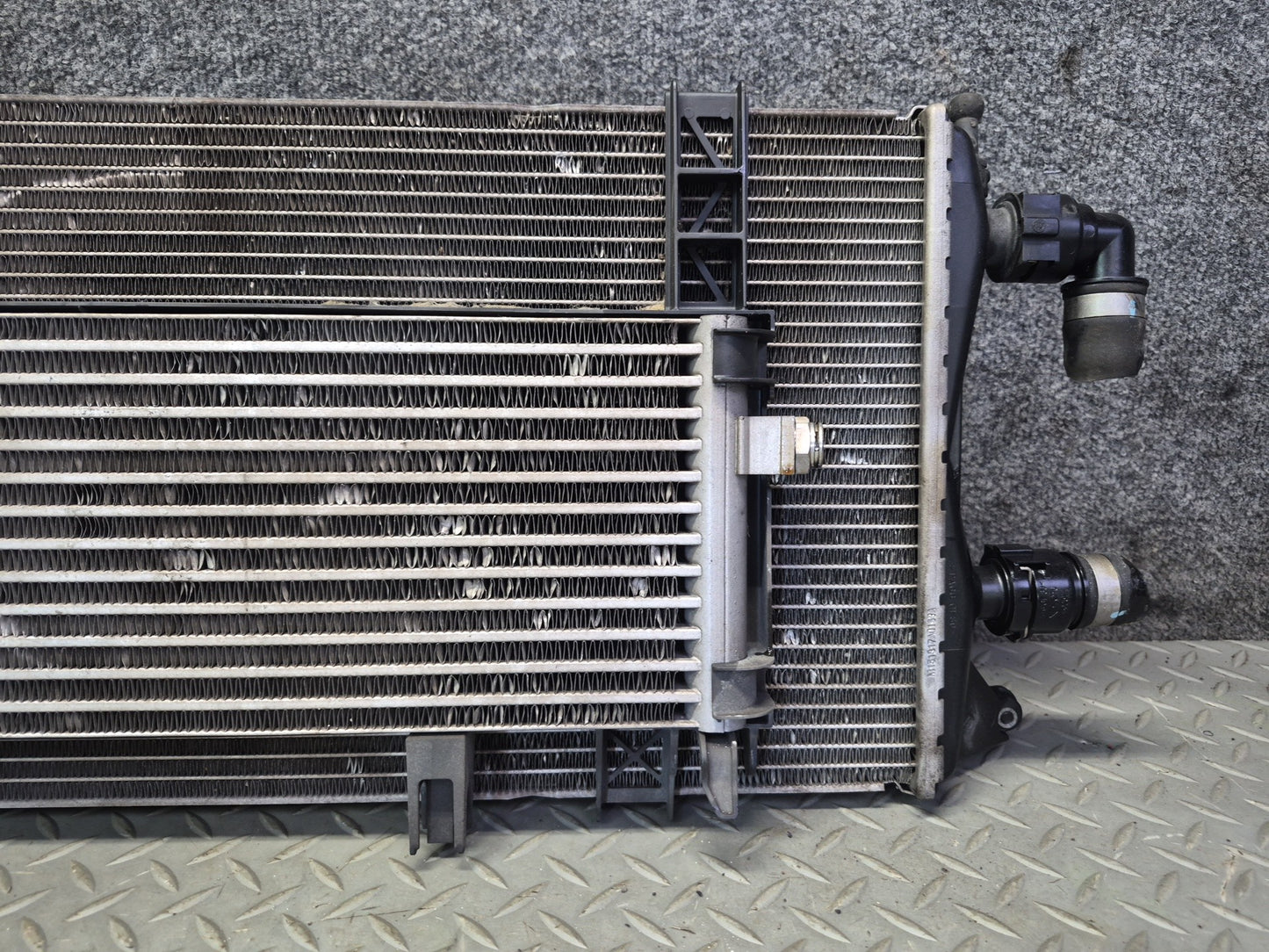 2012-2015 Mercedes W166 ML63 AMG 5.5L Engine Motor Cooling Radiator Assembly