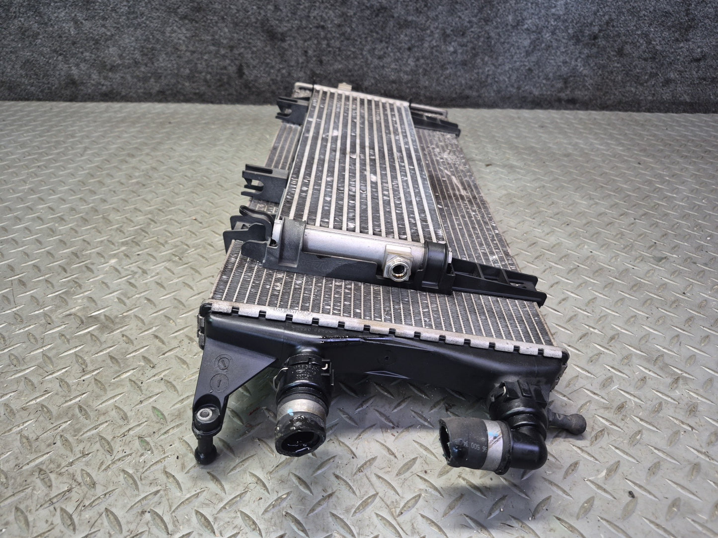 2012-2015 Mercedes W166 ML63 AMG 5.5L Engine Motor Cooling Radiator Assembly