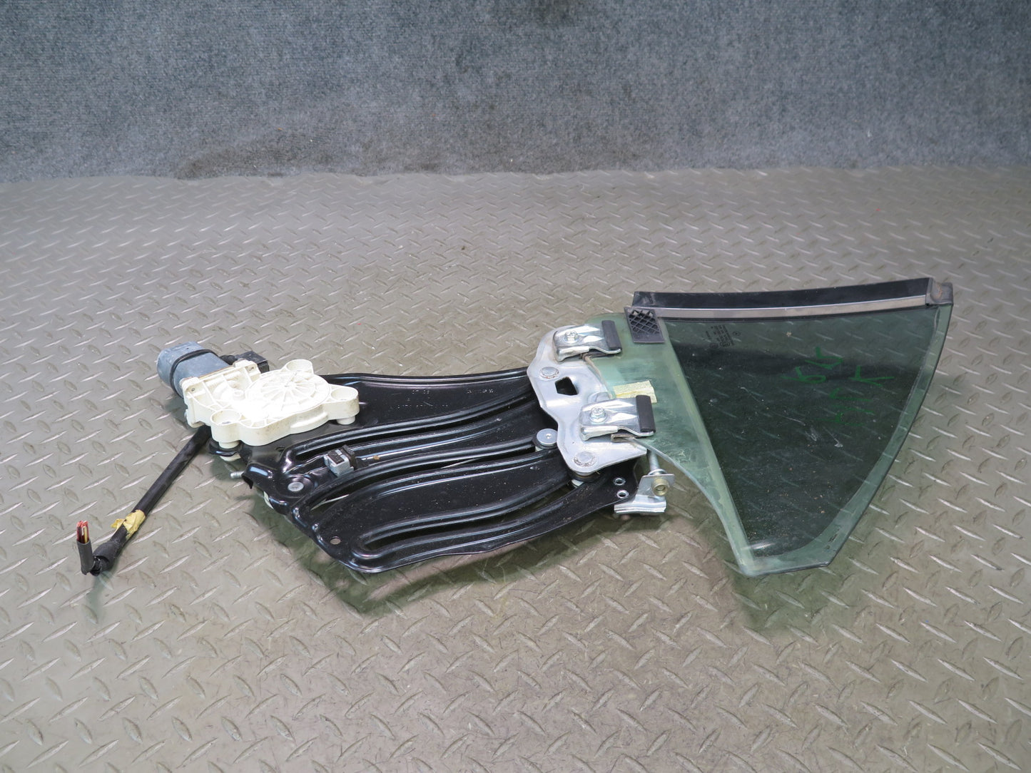 05-11 Mercedes R171 SLK Convertible Rear Right Window Regulator w Motor & Glass