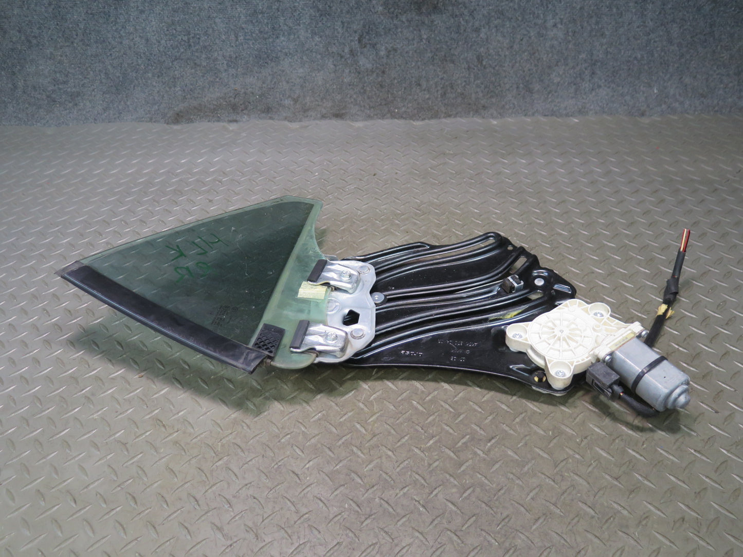 05-11 Mercedes R171 SLK Convertible Rear Right Window Regulator w Motor & Glass