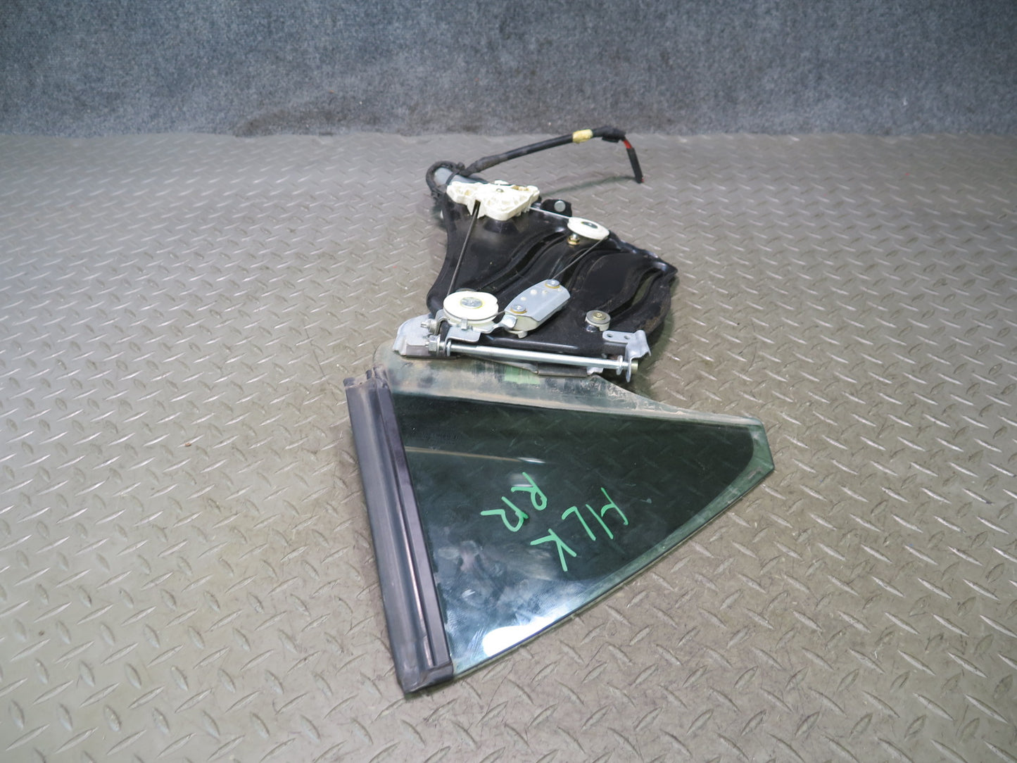 05-11 Mercedes R171 SLK Convertible Rear Right Window Regulator w Motor & Glass