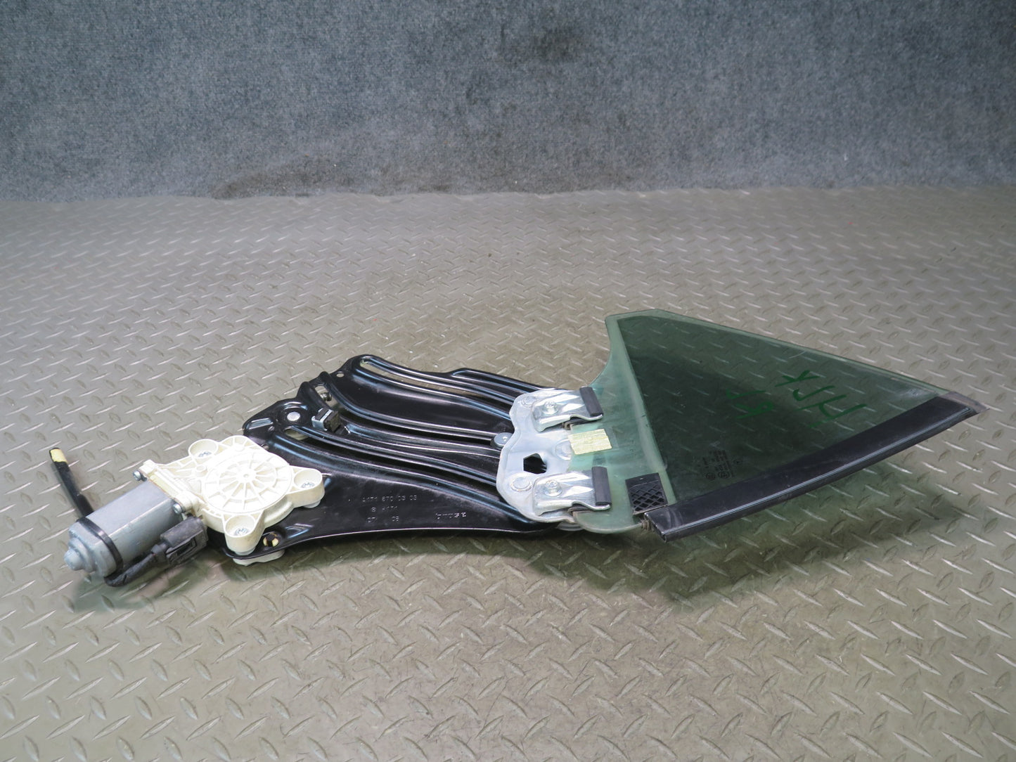 05-11 Mercedes R171 SLK Convertible Rear Left Window Regulator w Motor & Glass
