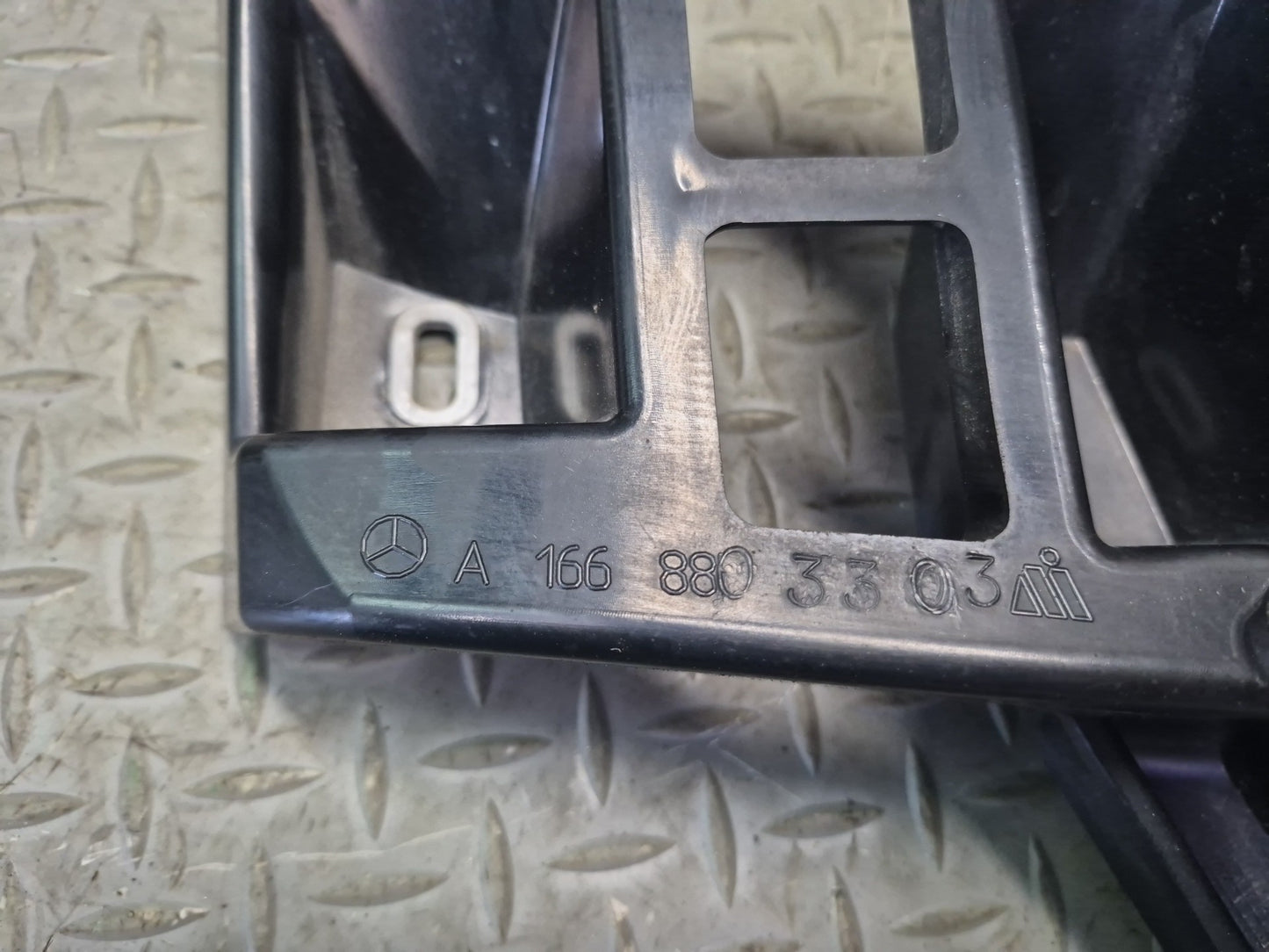 2012-2015 Mercedes X166 W166 Ml-class Rear Left Right Bumper Support Bracket Set