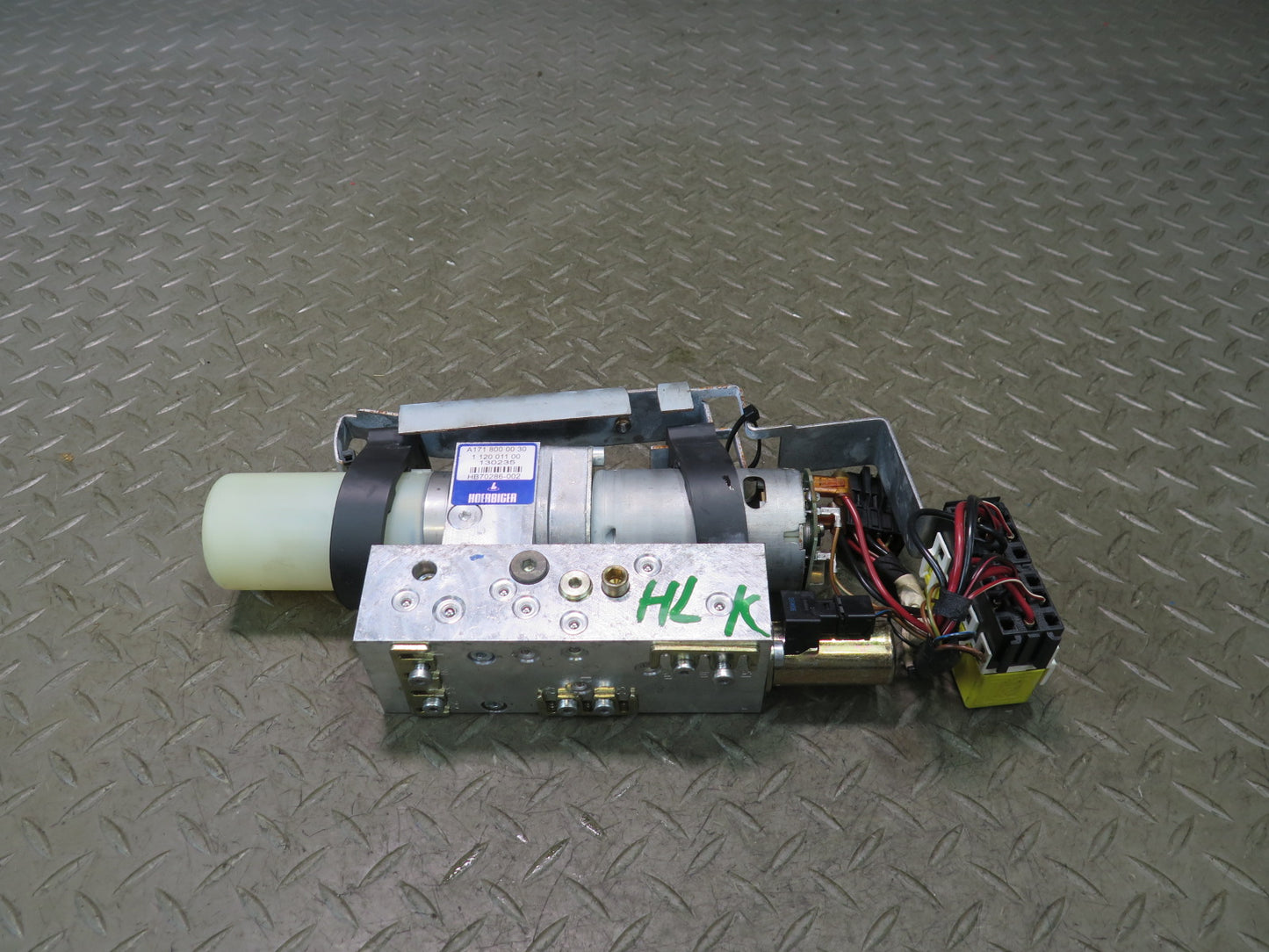 05-11 Mercedes R171 SLK Convertible TOP Roof Hydraulic Pump Motor 1718000030 OEM
