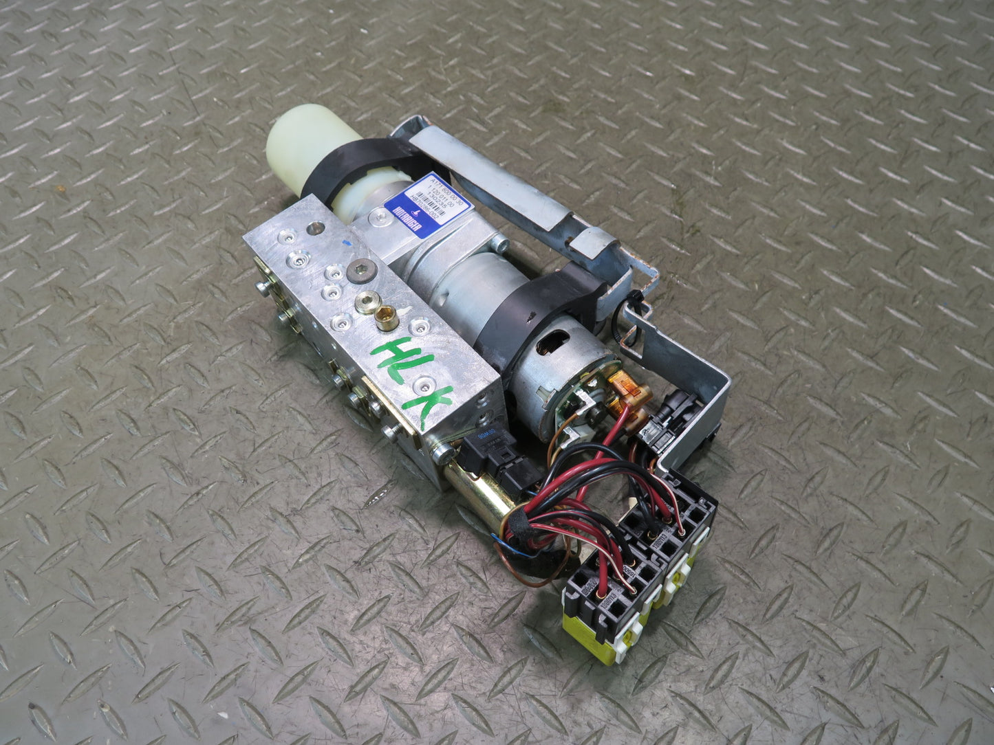 05-11 Mercedes R171 SLK Convertible TOP Roof Hydraulic Pump Motor 1718000030 OEM