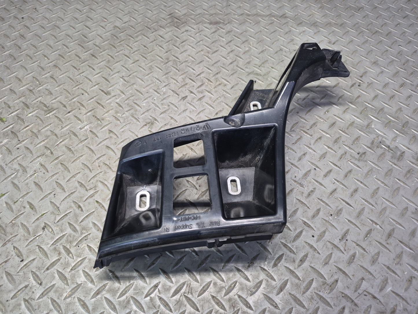 2012-2015 Mercedes X166 W166 Ml-class Rear Left Right Bumper Support Bracket Set
