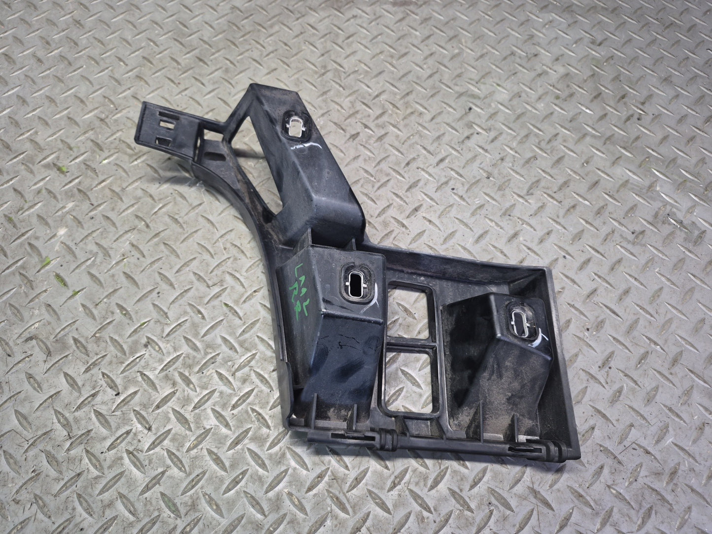 2012-2015 Mercedes X166 W166 Ml-class Rear Left Right Bumper Support Bracket Set