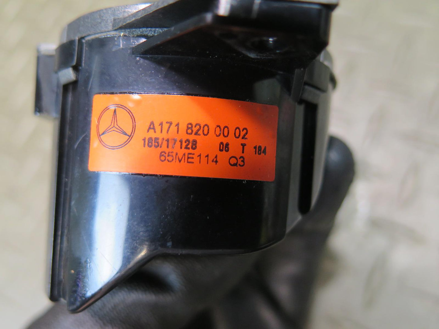 05-11 Mercedes R171 Slk-class Dash Front Center Tweeter Speaker 1718200002 OEM