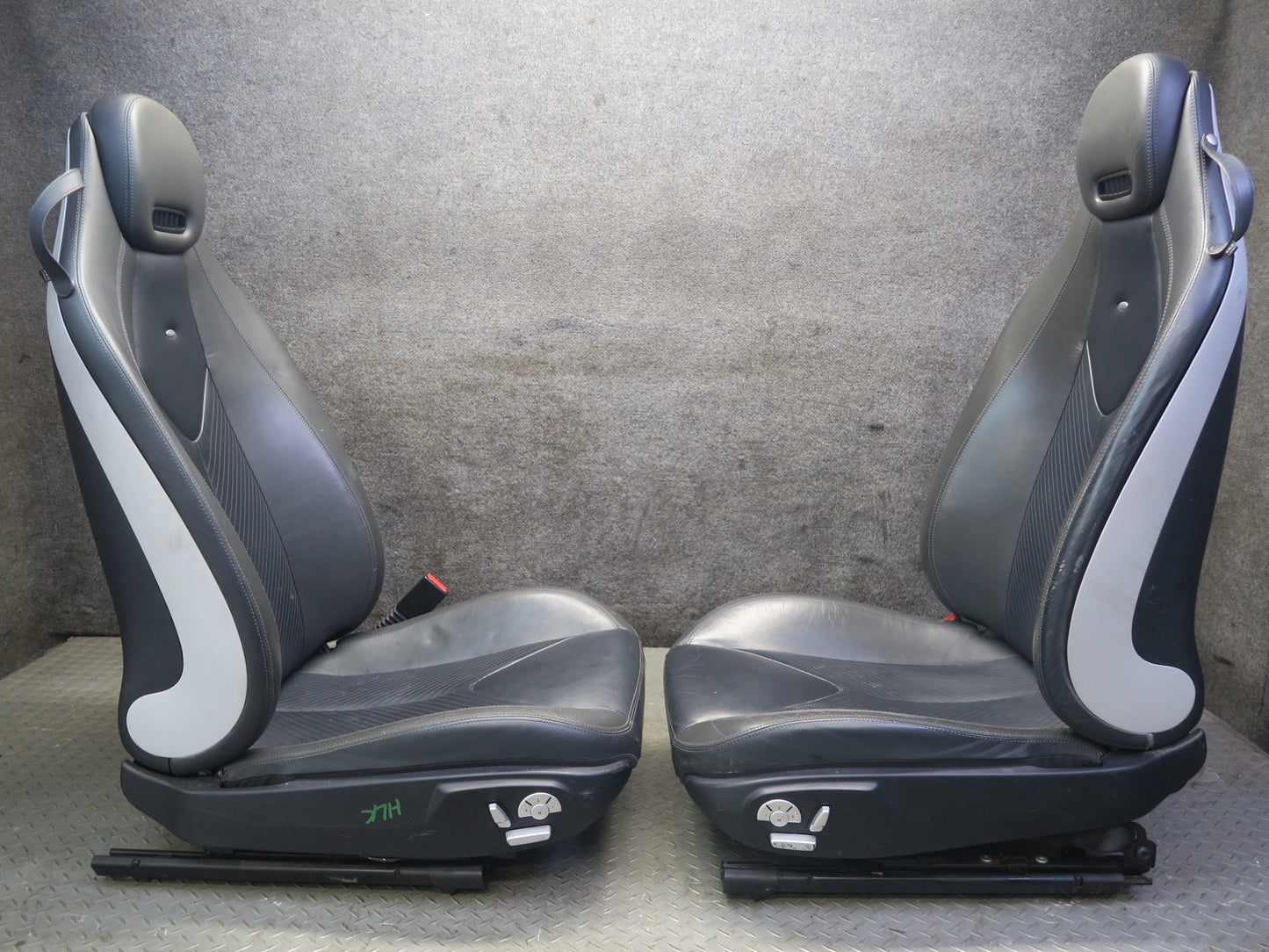 05-06 Mercedes R171 SLK Front Left Right Designo Leather Sport Heat Seat Set OEM
