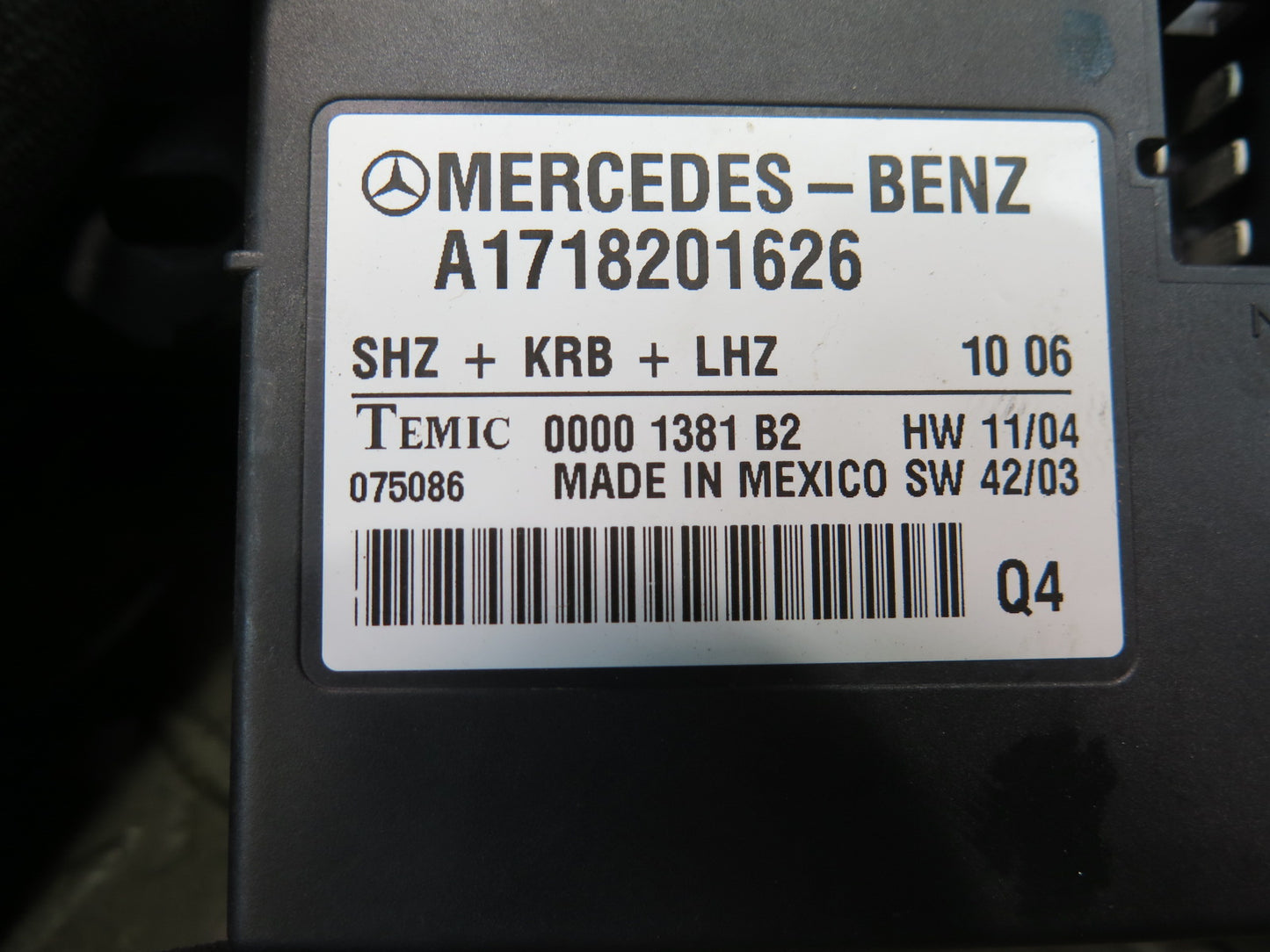 05-11 Mercedes R171 Slk-class Heated Seat Control Module 1718201626 OEM