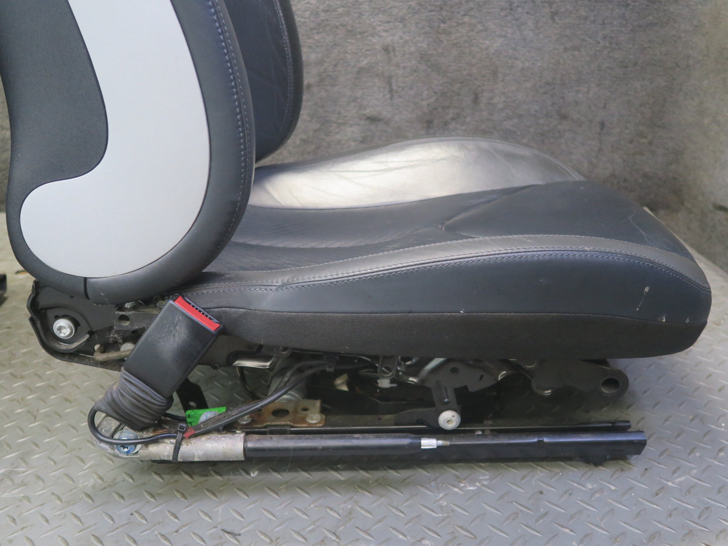 05-06 Mercedes R171 SLK Front Left Right Designo Leather Sport Heat Seat Set OEM