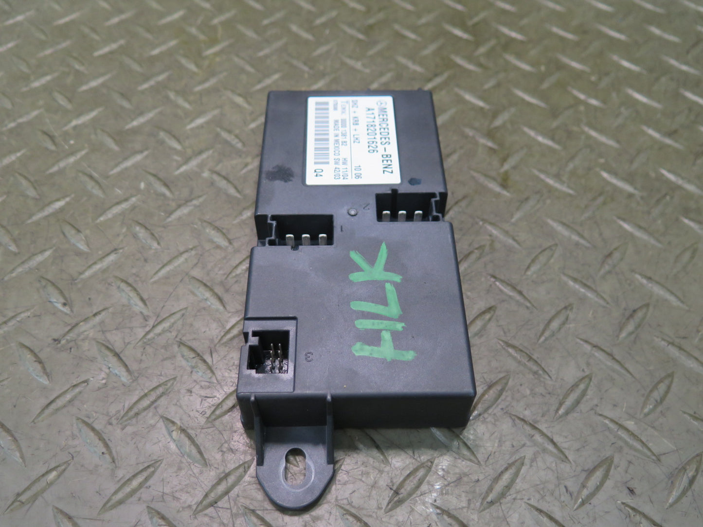 05-11 Mercedes R171 Slk-class Heated Seat Control Module 1718201626 OEM