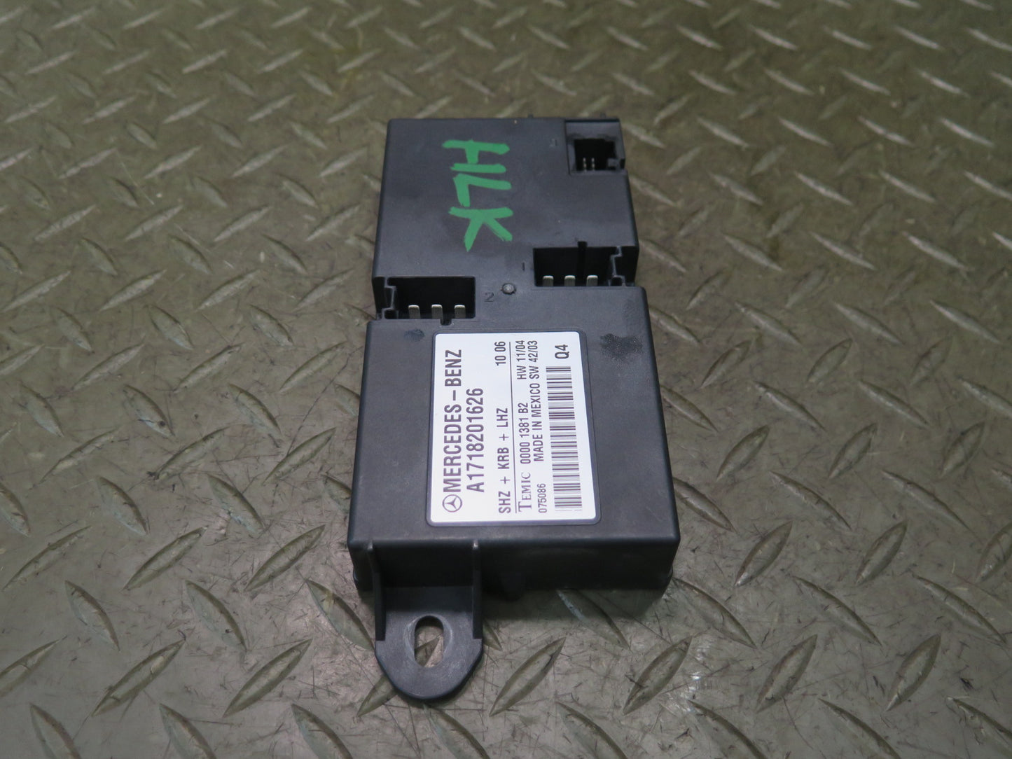 05-11 Mercedes R171 Slk-class Heated Seat Control Module 1718201626 OEM