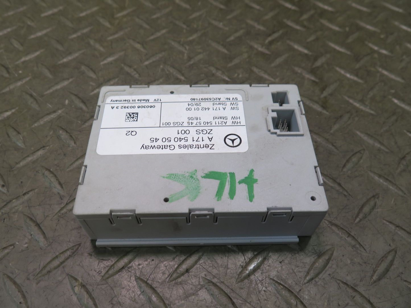 05-11 Mercedes R171 Slk-class Central Gateway Control Module 1715405045 OEM
