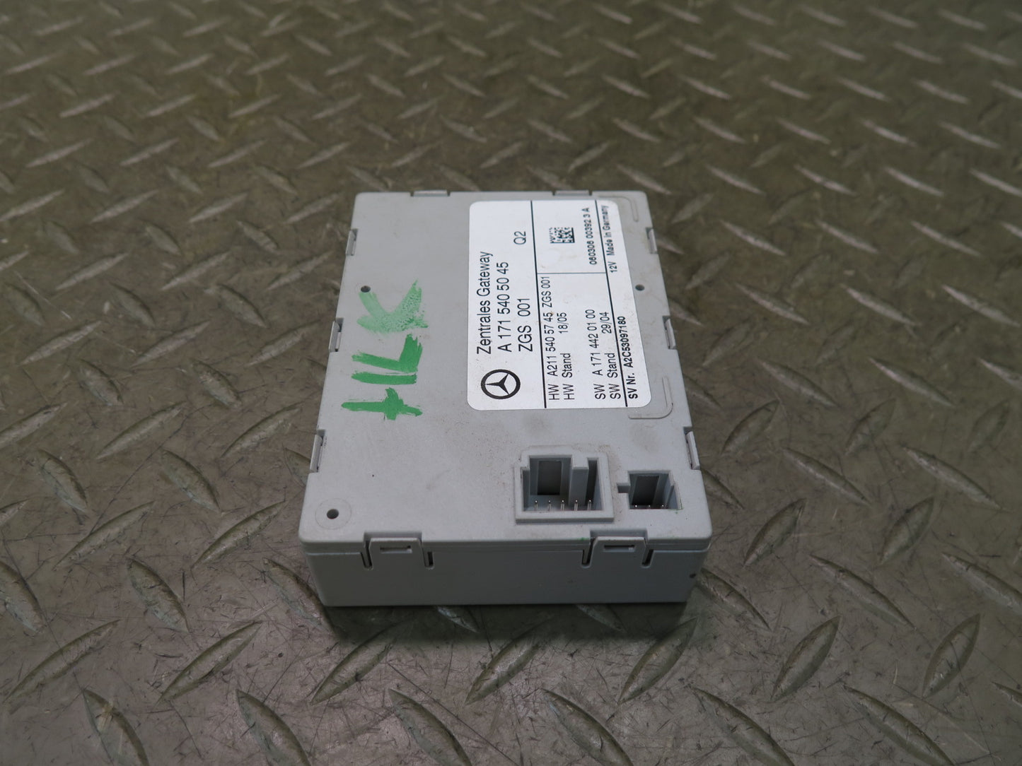 05-11 Mercedes R171 Slk-class Central Gateway Control Module 1715405045 OEM