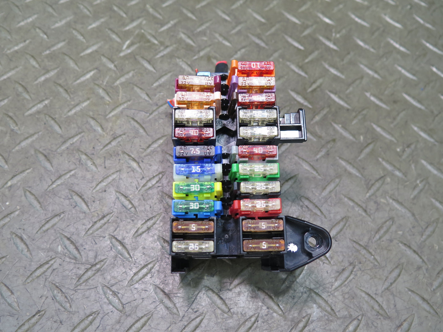 05-11 Mercedes R171 Slk-class Dash Fuse Relay Box Module 2035400050 OEM