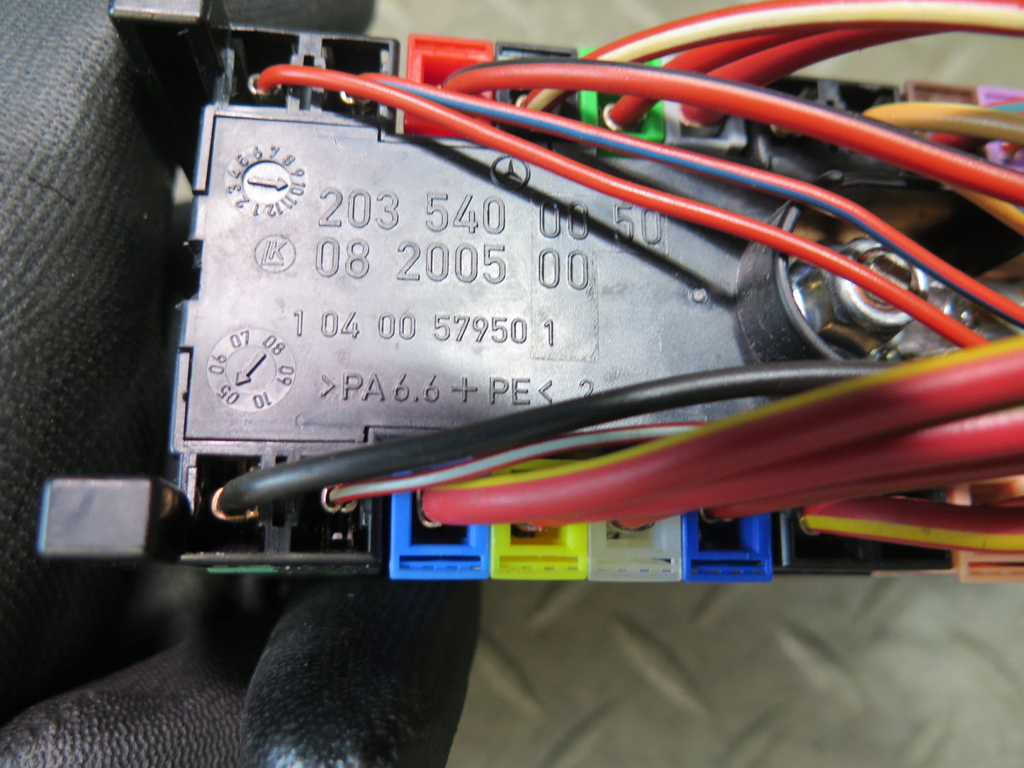 05-11 Mercedes R171 Slk-class Dash Fuse Relay Box Module 2035400050 OEM