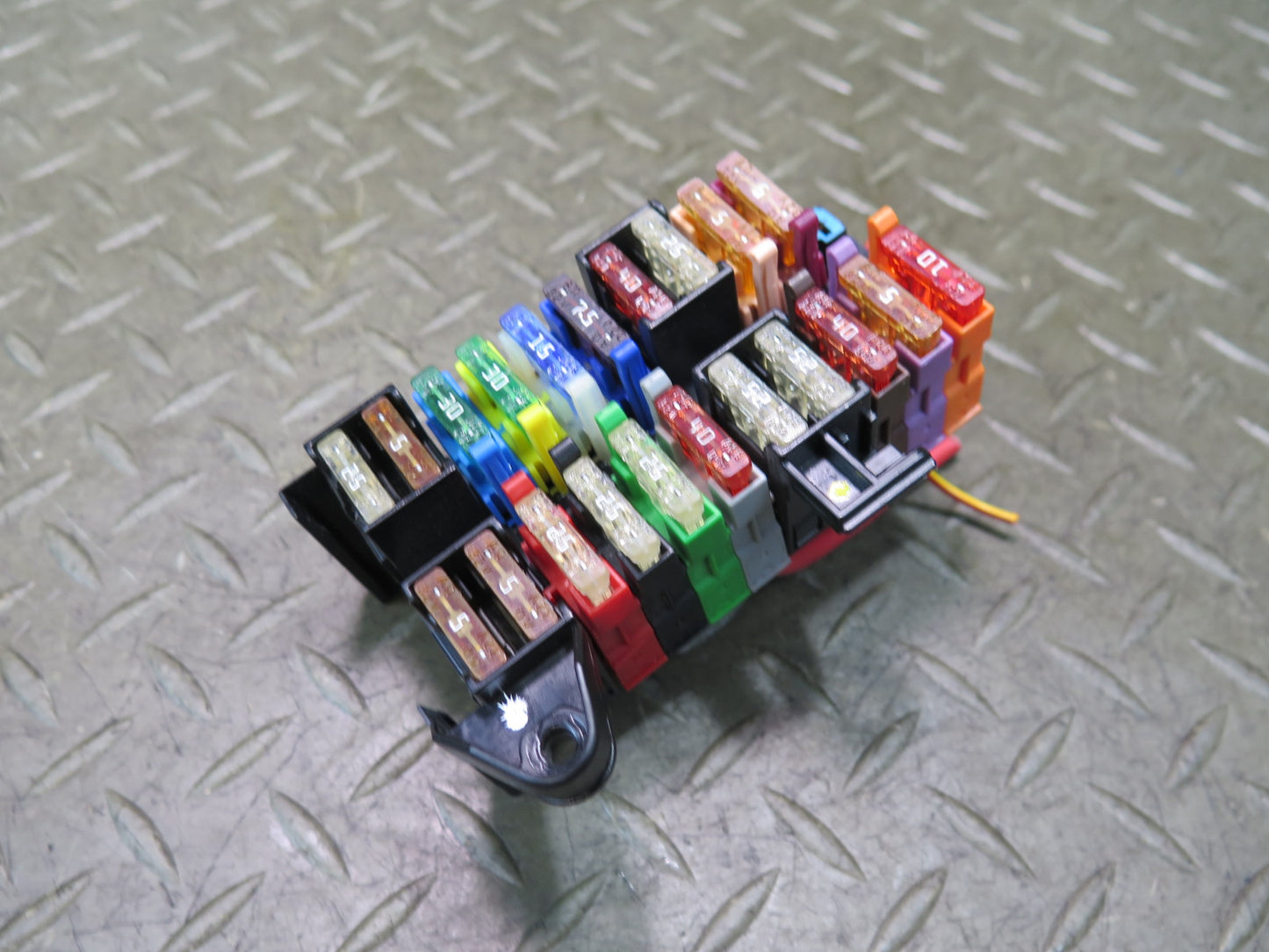 05-11 Mercedes R171 Slk-class Dash Fuse Relay Box Module 2035400050 OEM