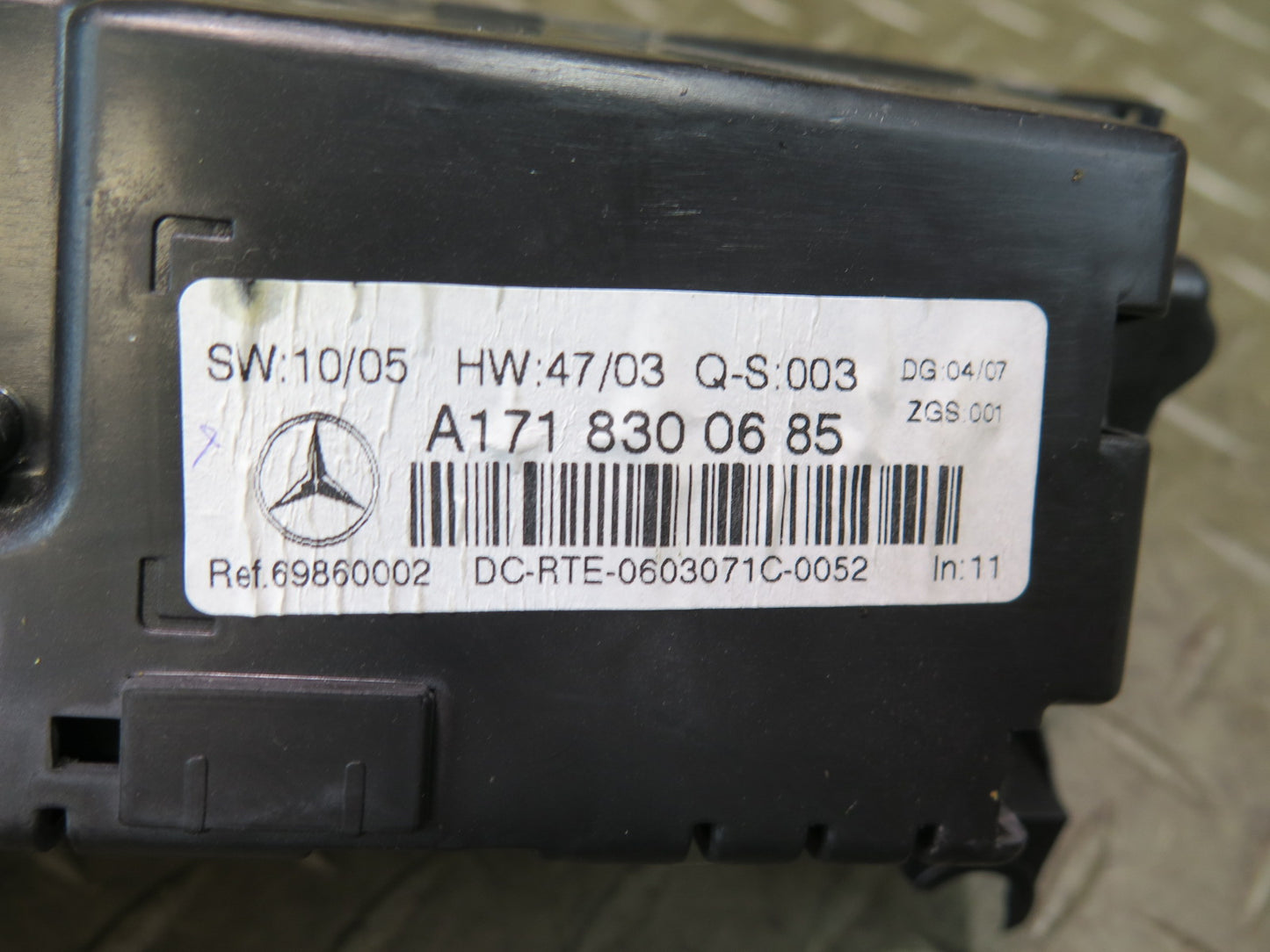 05-08 Mercedes R171 Slk-class A/C Heater Climate Control Switch 1718300685 Dmgd