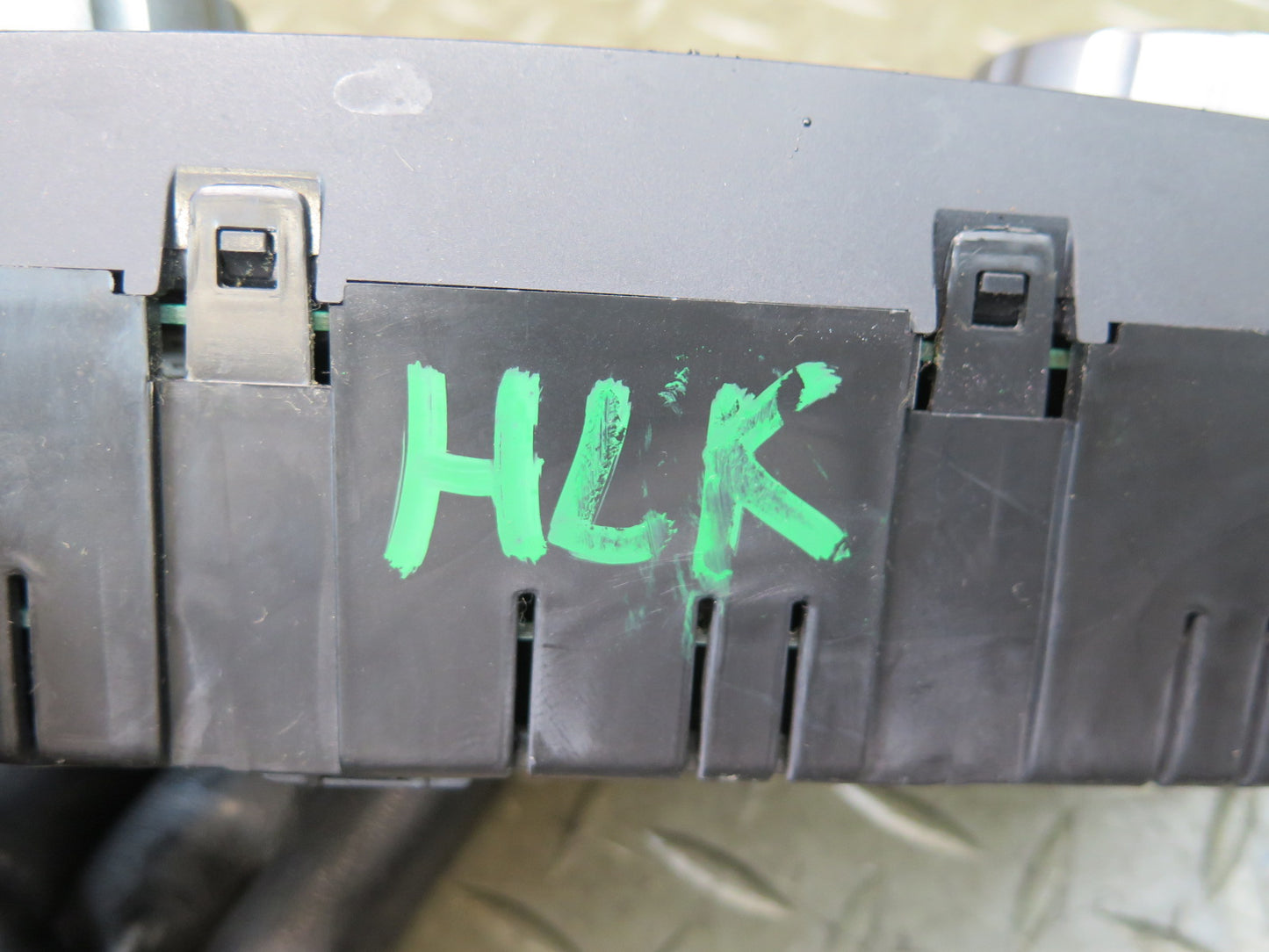 05-08 Mercedes R171 Slk-class A/C Heater Climate Control Switch 1718300685 Dmgd