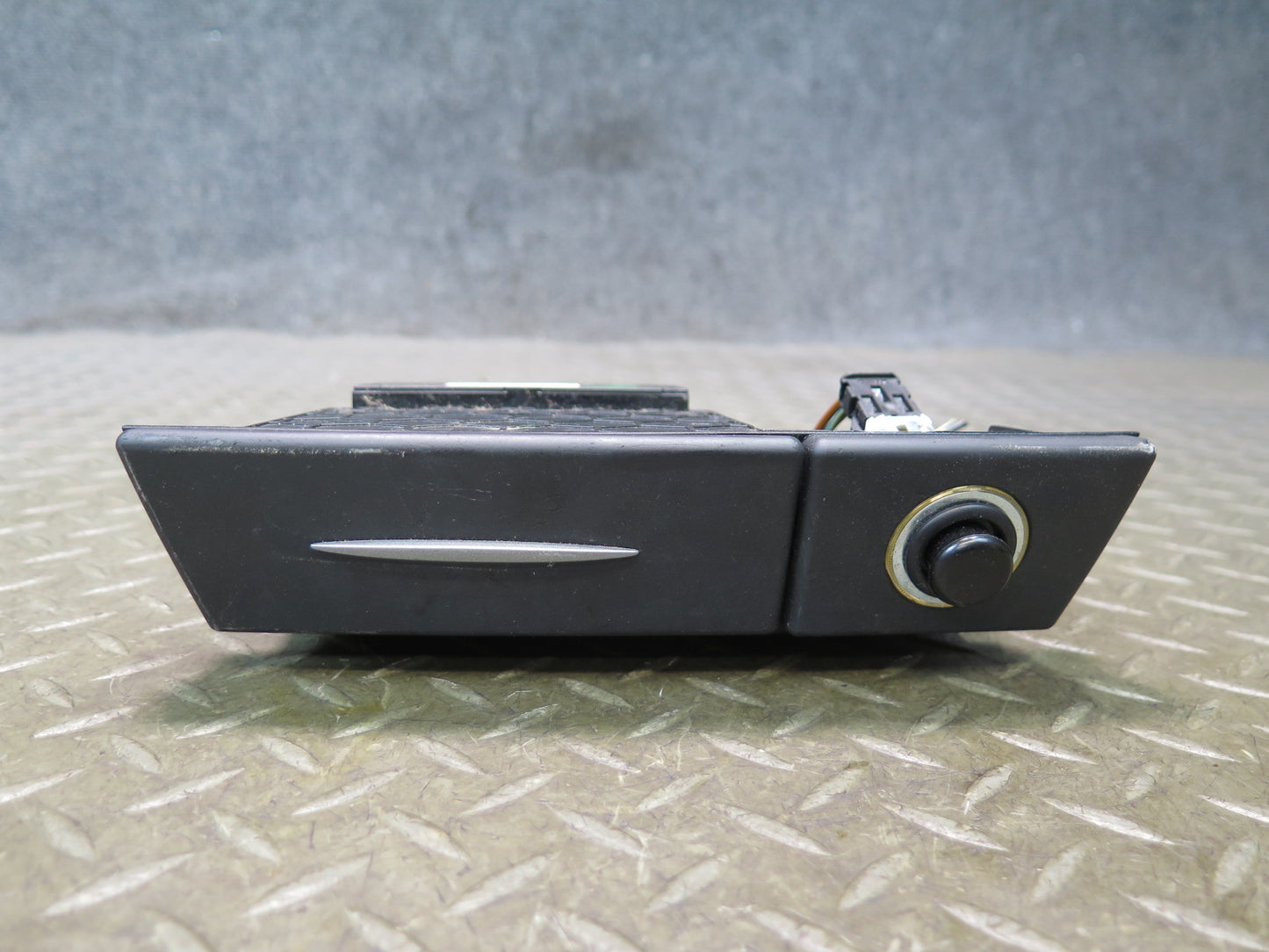 05-11 Mercedes R171 Slk-class Front Center Console Ash Tray w Lighter OEM