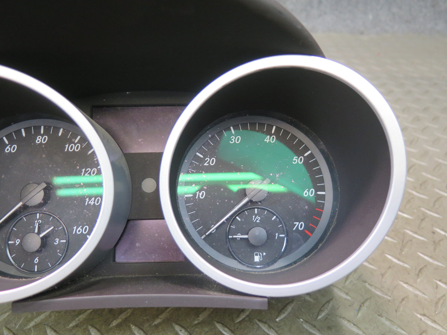 05-08 Mercedes R171 SLK350 Instrument Cluster Gauge Speedometer 1715401247 OEM