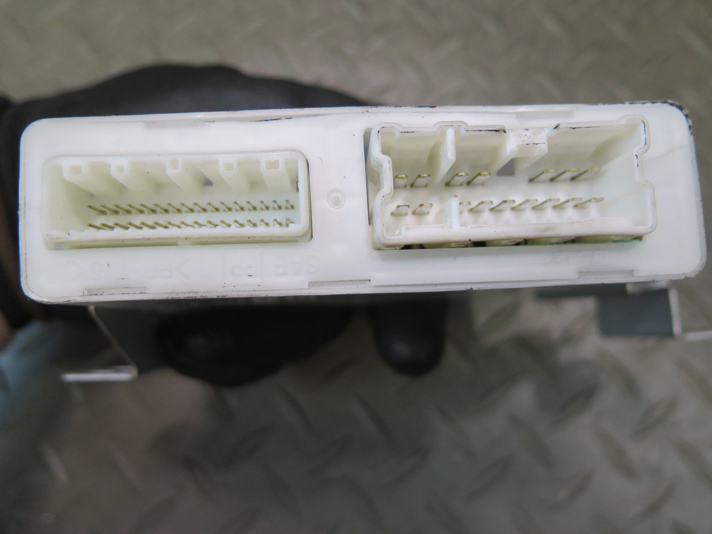 04-07 Nissan 350Z Z33 Convert Front Right Seat Control Module 28565-CE400 OEM
