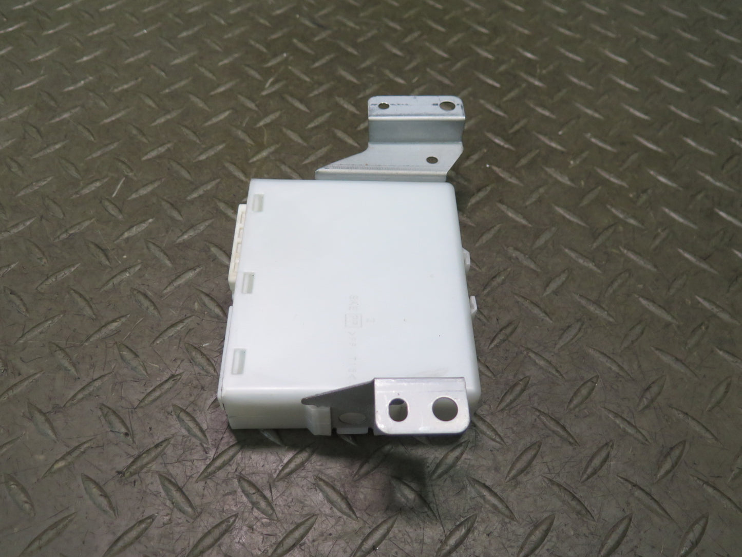 04-07 Nissan 350Z Z33 Convert Front Right Seat Control Module 28565-CE400 OEM