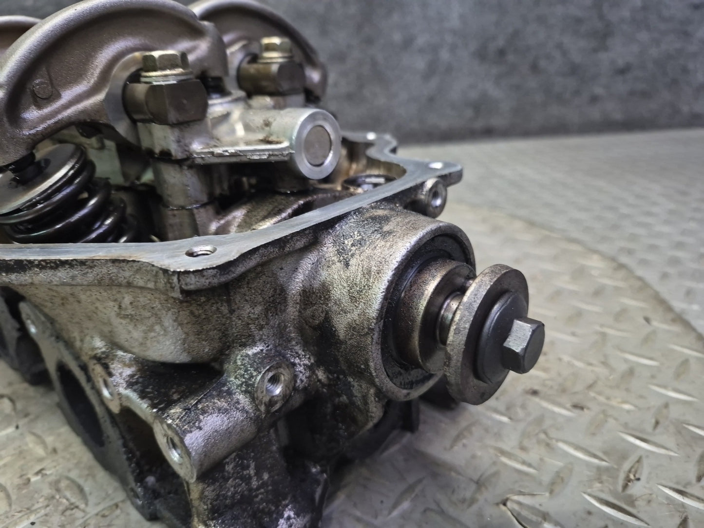 84-86 Nissan Z31 300ZX VG30E NA Engine Motor Right Cylinder Head OEM