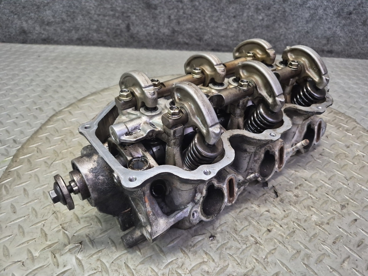 84-86 Nissan Z31 300ZX VG30E NA Engine Motor Right Cylinder Head OEM