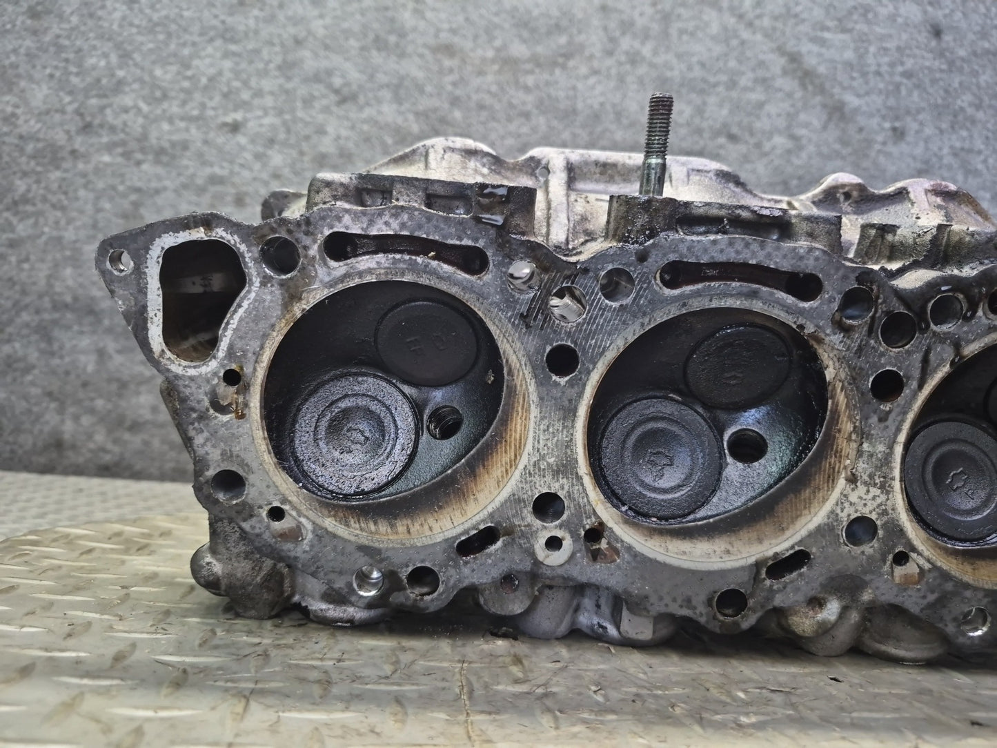 84-86 Nissan Z31 300ZX VG30E NA Engine Motor Right Cylinder Head OEM