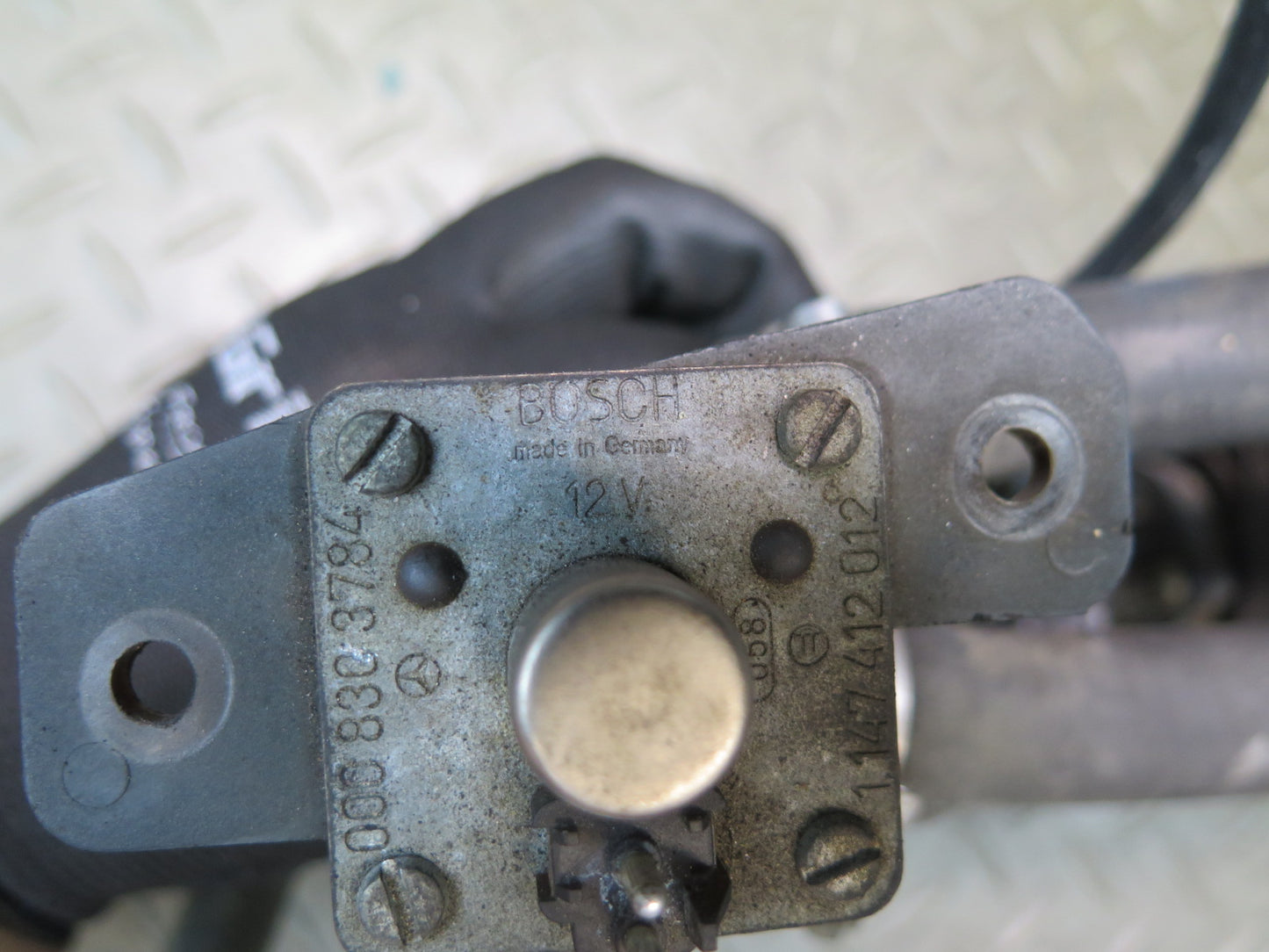 86-91 Mercedes W126 560SEL Heater Control Valve Recirculating Pump Assembly OEM