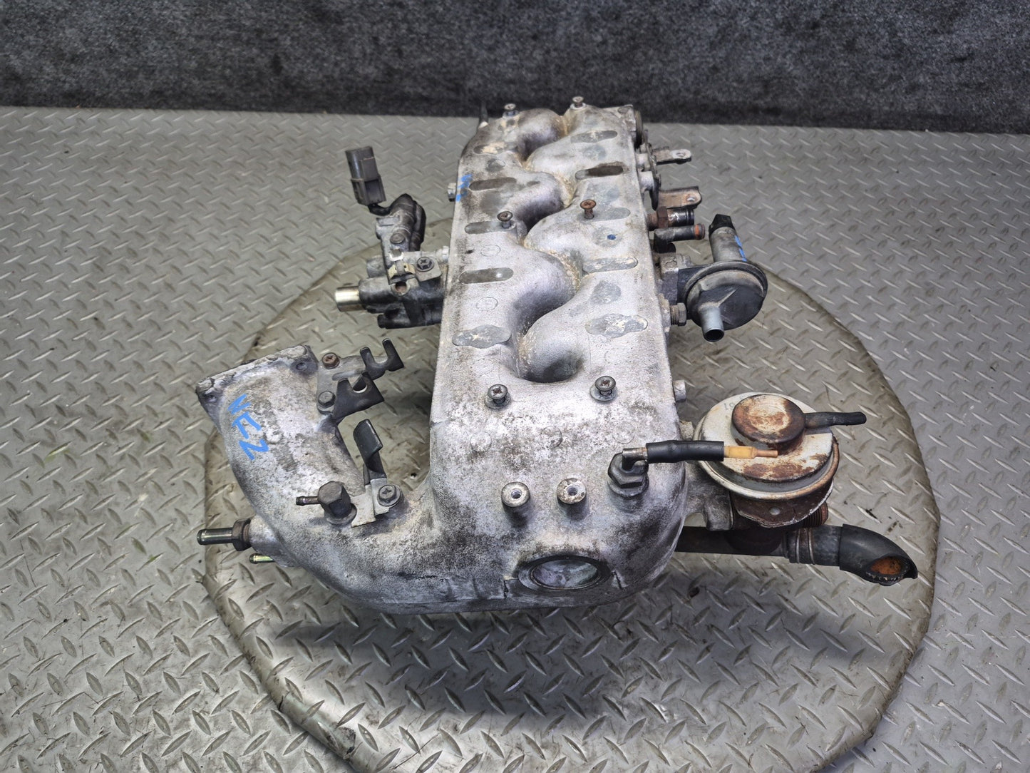 84-86 Nissan Z31 300ZX VG30E NON Turbo Upper Engine Motor Intake Manifold OEM