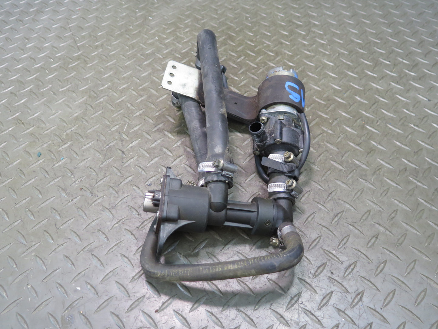86-91 Mercedes W126 560SEL Heater Control Valve Recirculating Pump Assembly OEM