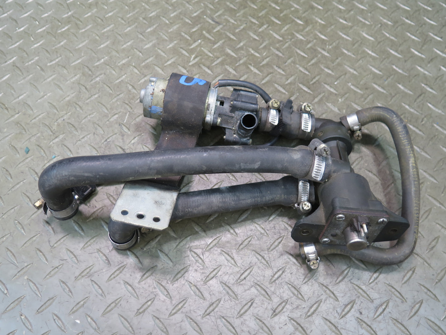 86-91 Mercedes W126 560SEL Heater Control Valve Recirculating Pump Assembly OEM