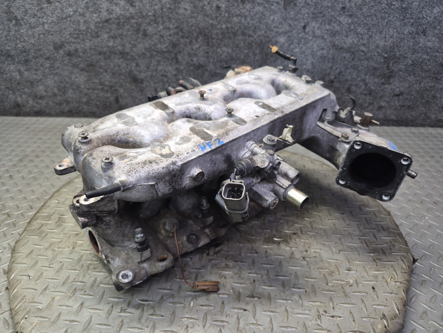 84-86 Nissan Z31 300ZX VG30E NON Turbo Upper Engine Motor Intake Manifold OEM