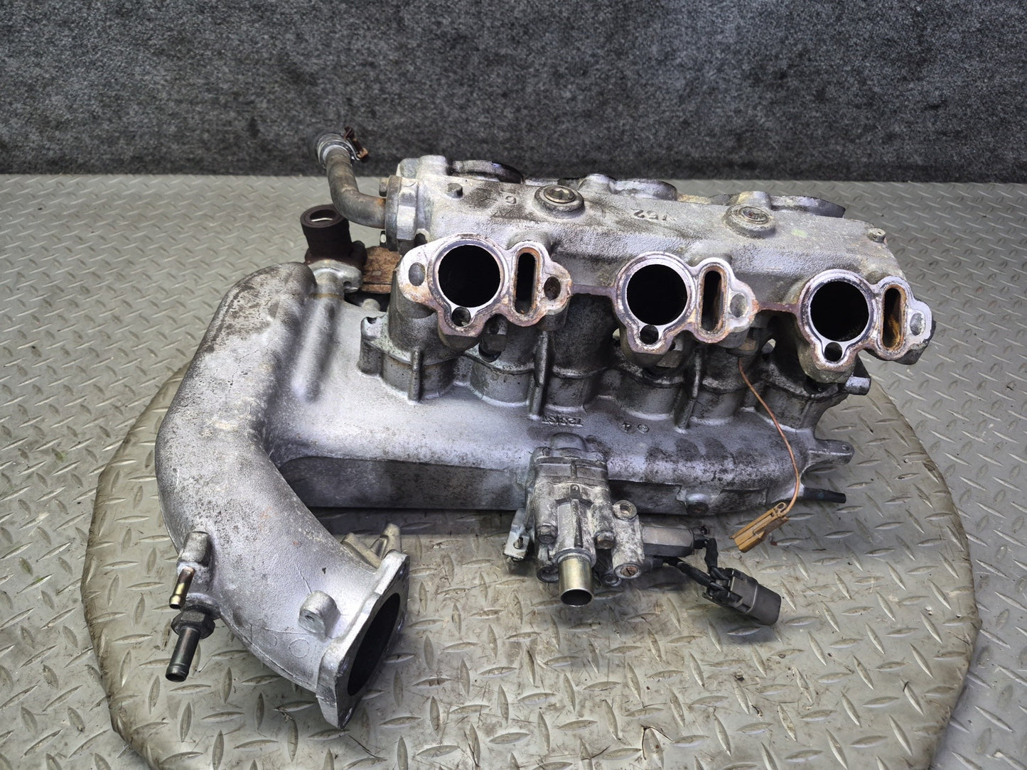 84-86 Nissan Z31 300ZX VG30E NON Turbo Upper Engine Motor Intake Manifold OEM