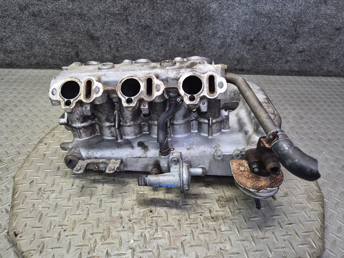 84-86 Nissan Z31 300ZX VG30E NON Turbo Upper Engine Motor Intake Manifold OEM