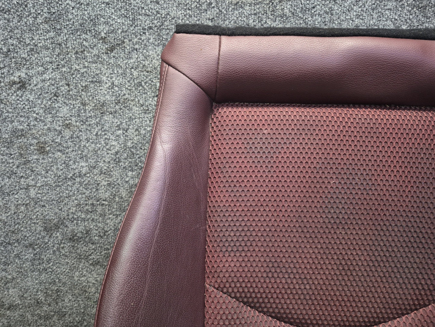 10-19 Nissan Z34 370Z Convert Front Right Seat Lower Leather Cushion Wine OEM