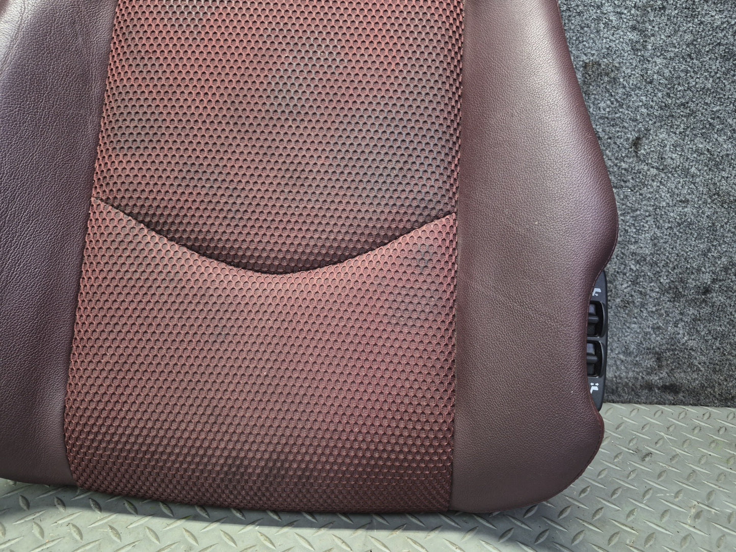 10-19 Nissan Z34 370Z Convert Front Right Seat Lower Leather Cushion Wine OEM